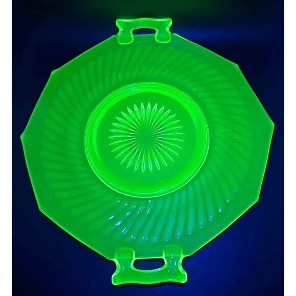 Uranium Glass - Imperial Twisted Optic Cake Plate 11in diameter - Picture 1 of 14